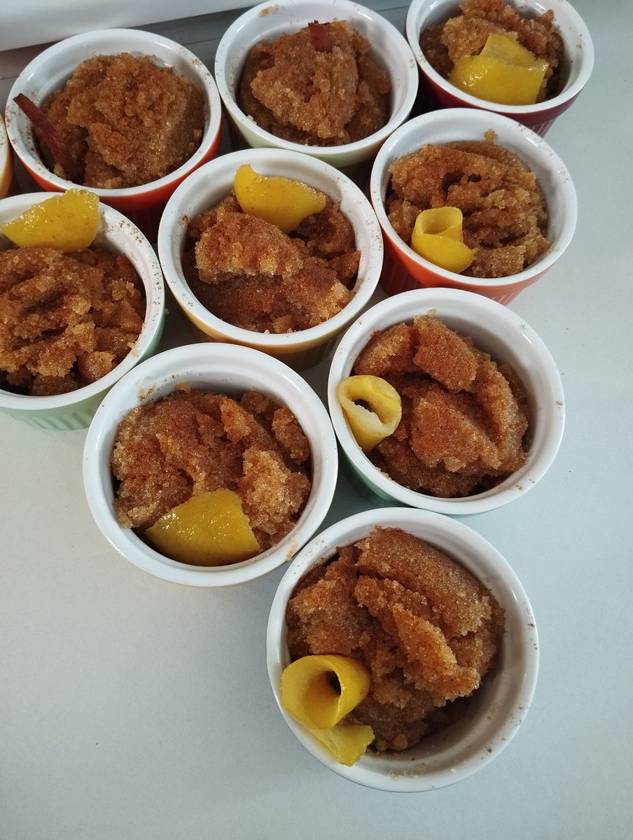 katerin87813001's tweet image. My latest endeavours on the #Kitchen table 😋#DailyPictureTheme