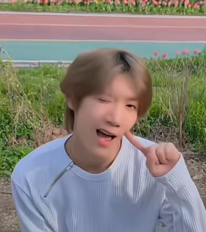 𝙙𝙚𝙡𝙞𝙜𝙝𝙩 ✿ tweet media