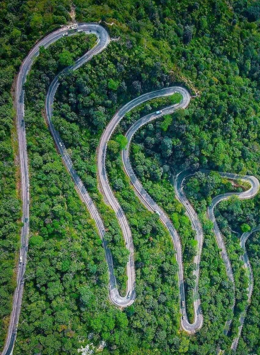 Beingsayedul's tweet photo. Curves on the way to Bhedetar, East Nepal 🇳🇵

Nepal is truly a beautiful country. 💚🫶 https://t.co/BtfrISWwVH