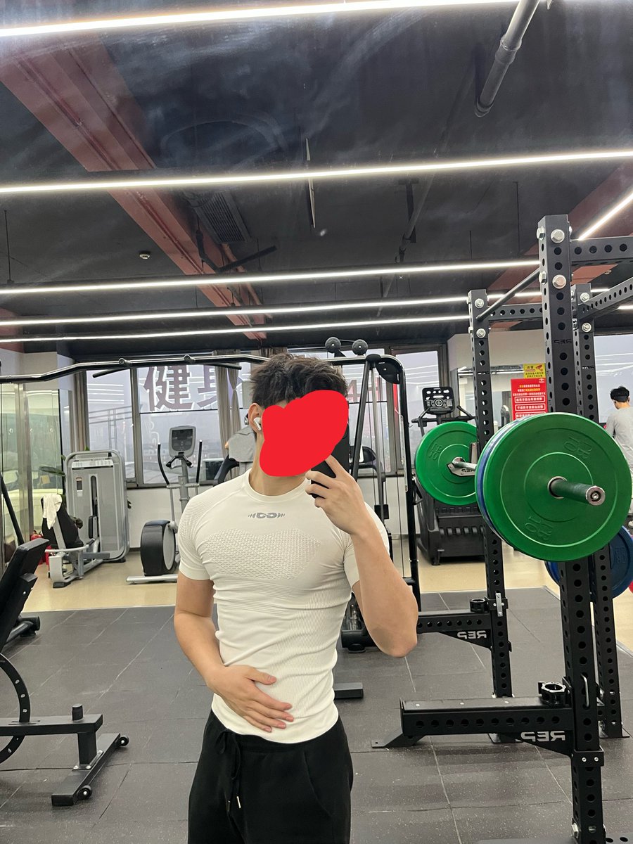 困在阴雨天 tweet media