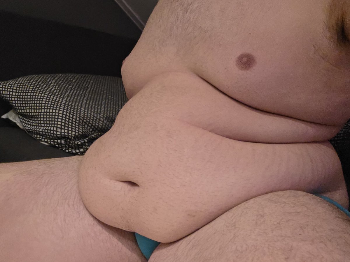 ObesePiggy tweet media