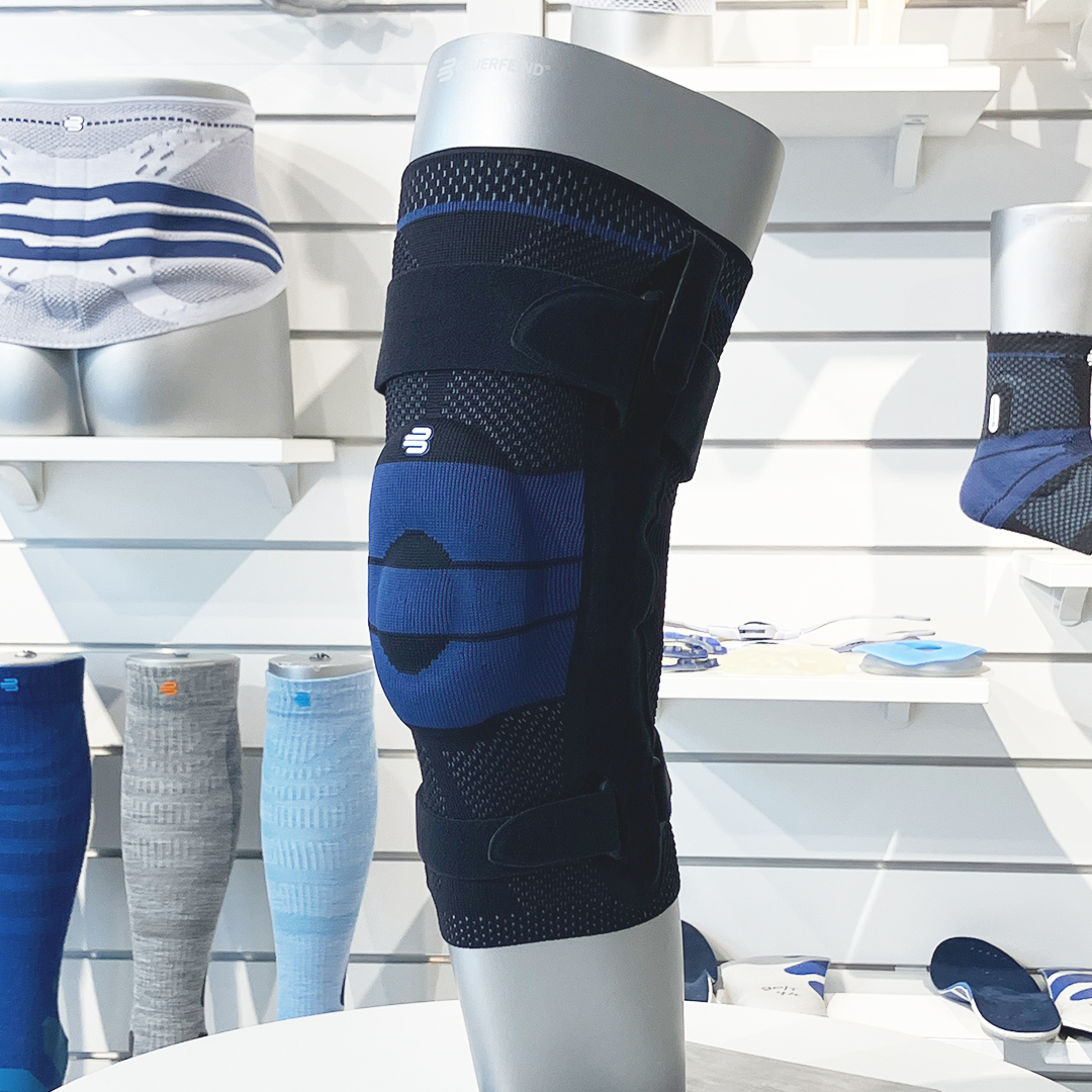 BF_FS_TOKYO's tweet image. #BAUERFEIND FLAGSHIP TOKYOでのみ取り扱いのゲニュTrain Sに、新色「ブラック」が登場‼️

✔ しっかりとしたサポート感⤴️
✔ 動きにフィットする設計⭕️
✔ 日常にもなじむカラー🖤

よりしっかり膝を支えたい方向けの、普段使いでも取り入れやすいサポーターです。
ぜひ店頭でご体感ください☺️