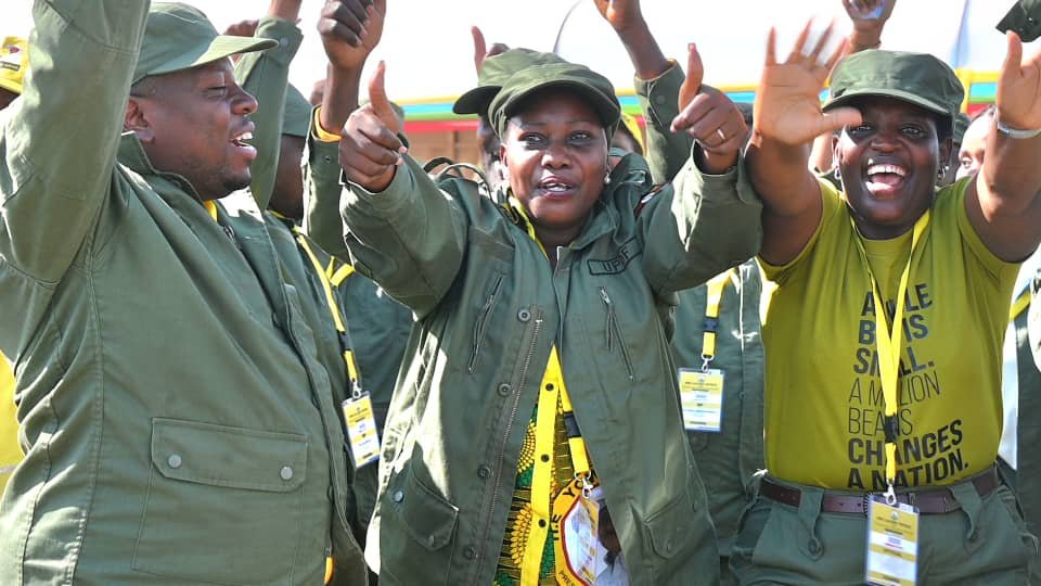 President Yoweri Museveni emphasized the importance of discipline among public servants, especially in health and education sectors. #WhyUgDecidedM7