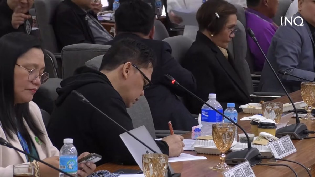 inquirerdotnet's tweet image. JUST IN: Ramil Madriaga signs a bank waiver allowing the House Committee on Justice to look into the accounts listed in his supplemental affidavit.

He claimed that he was used as bank "dummy" for former president Rodrigo Duterte. | @AprBenjaminINQ 

Watch the live stream here: