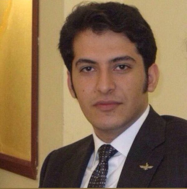 rozataghavi_'s tweet photo. #آرسام_مح��ودی و #آلان_حکمتی‌راد دو فعال سیاسی مشروطه خواه، توسط جمهوری اسلامی بازداشت شدند، آرسام آذری زبان و آلان کُرد زبان است، اما هردو یک نام را فریاد میزنند : ایران
صدایشان باشیم.
#زندانیان_سیاسی 
#IranMassacre‌ https://t.co/Ti4PnwMkbN