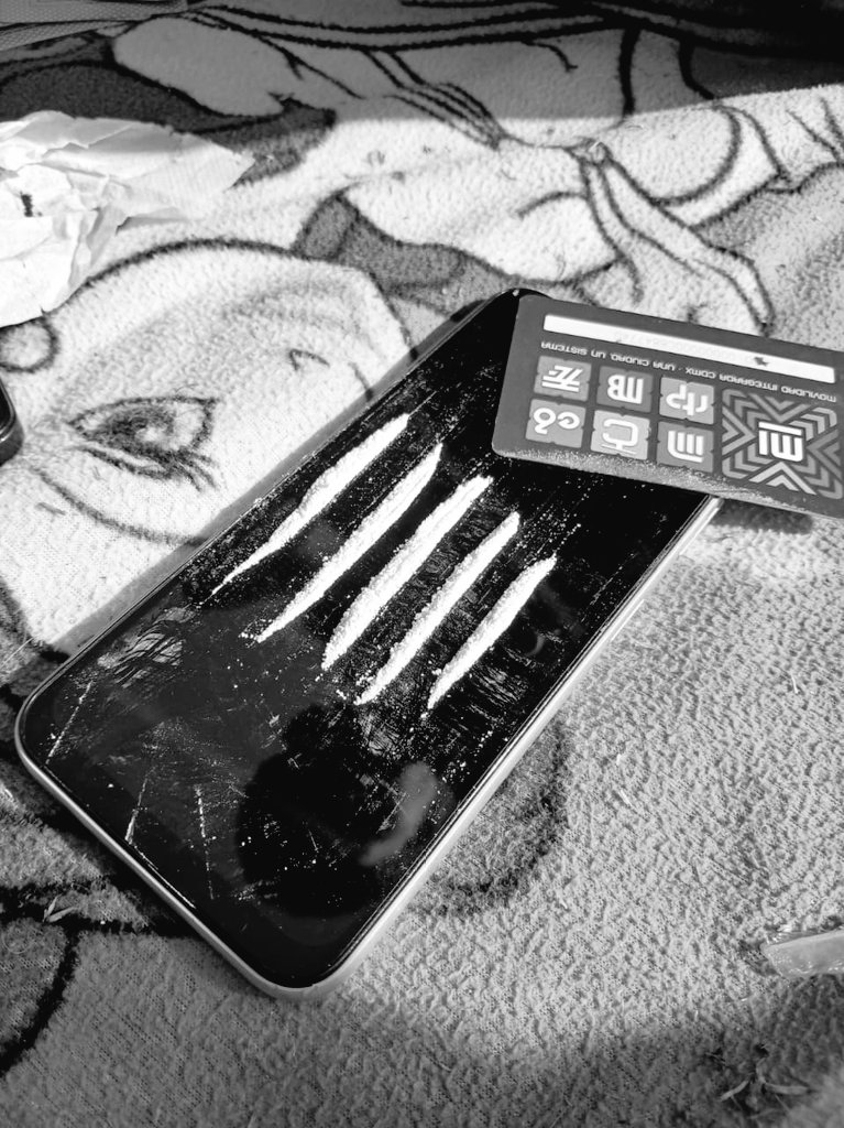 dittxissack's tweet image. Carajo mierda (la cobija le da el toque) #drugtwt #drugstwt #addiction #subtwt #line #ilovesnow #drugs #dead #heaven #carpediem