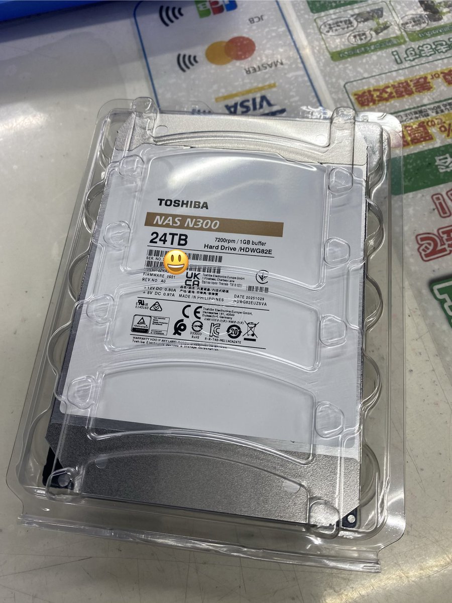 PK_akibahonten's tweet image. 【再入荷】
東芝
NAS向け高耐久モデル
N300シリーズ 24TB
「HDWG82EUZSVA」
販売価格：78,980円
高耐久かつ7200RPMの高速モデルで 
キャッシュ はなんと 1GB！
GB単価約3.3円の高コスパ商品です。
#東芝 #HDD #NAS #パソコン工房