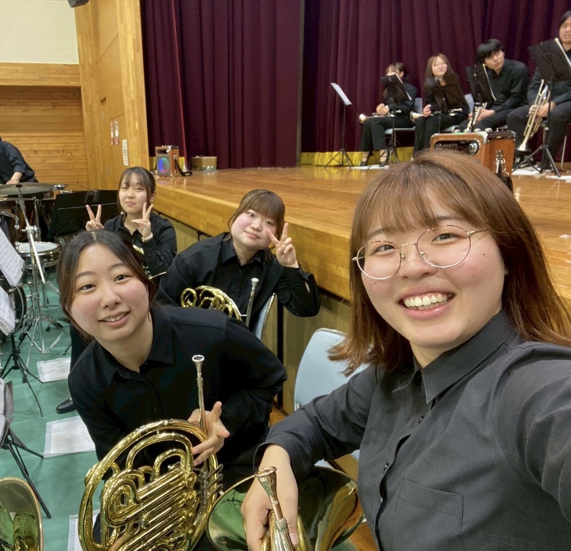 yubbhorn's tweet photo. こんにちは！山大吹奏ホルンパートです📯

4/12日に萩市佐々並にて開催されたささなみさくらまつりで演奏しました！

佐々並オールスターズのみなさんとの「マツケンサンバⅡ」の演奏は特に大盛り上がりでした！

佐々並のみなさん、聞いてくださったみなさん、ありがとうございました！🙌 https://t.co/IGCtctUcCd