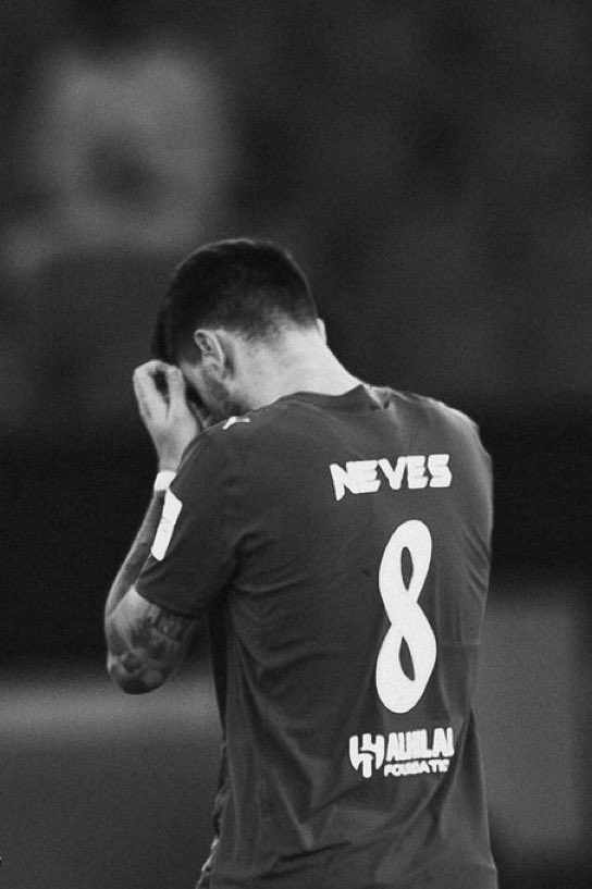 AlhotiFahad's tweet photo. ثم يؤذيك من كنت تخشى عليه من الاذئ 💔😔

#الهلال | #alhilal https://t.co/iYoKfM0Sue