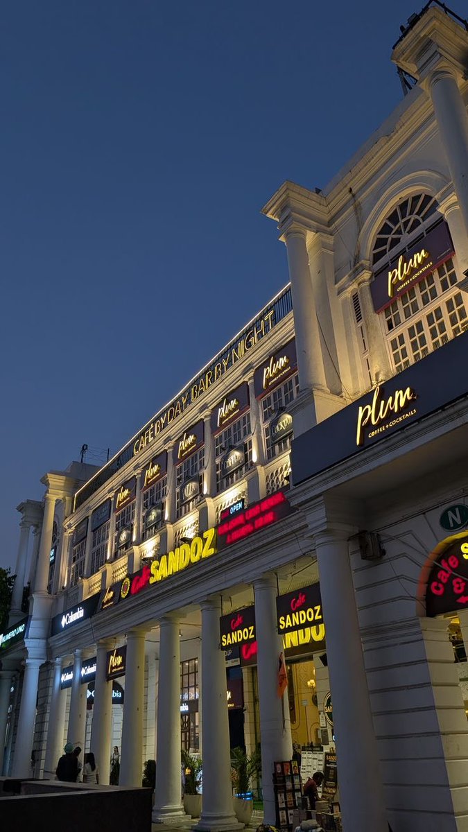 comfortcafex's tweet photo. Name one city that’s better than Delhi https://t.co/oGnZZhmvRi