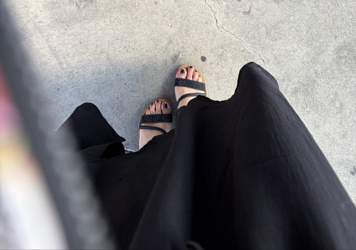 DaFeetPlease tweet media