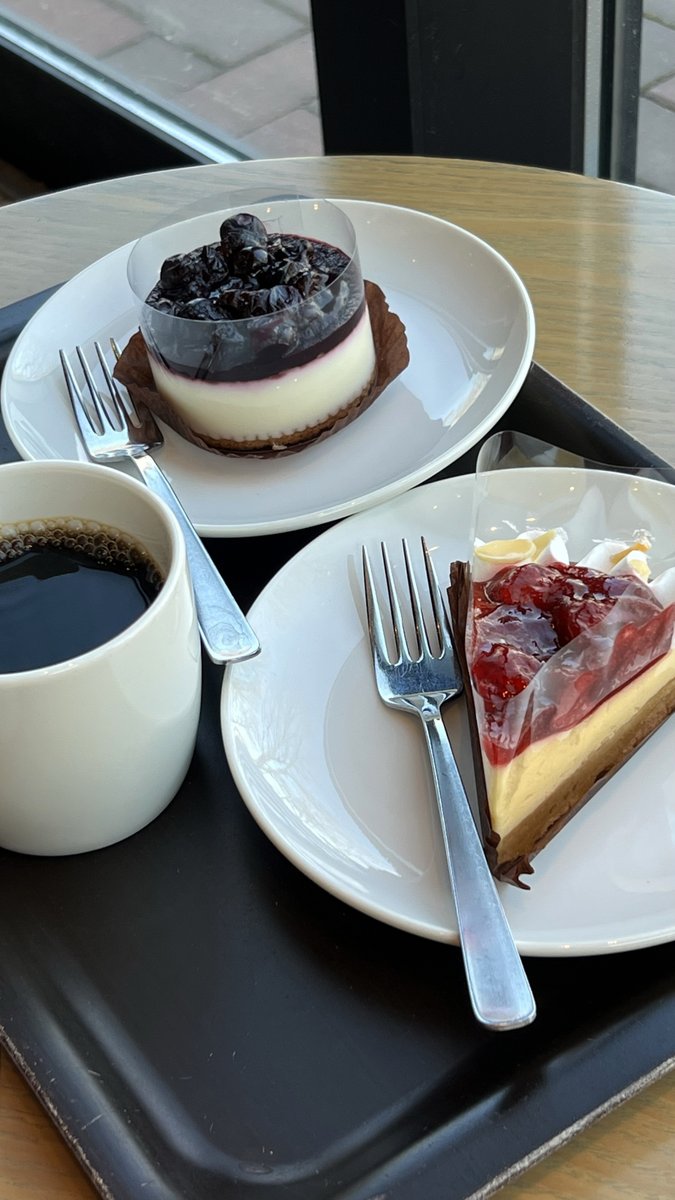 sunifsunif's tweet photo. 一瞬迷って、
両方、(￣^￣)ゞ..♫ https://t.co/qceNmpgwqg