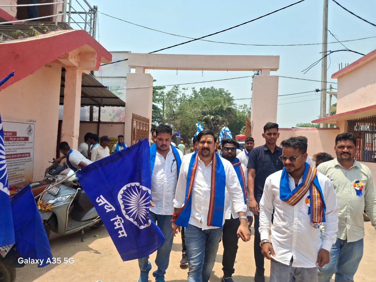 irasisacharya's tweet photo. ମୋର ବିଧାନସଭା ଅନ୍ତର୍ଗତ ଭଟଲି ବ୍ଲକର ଭଟଲି ଟାଉନହଲ ଠାରେ ଭାରତ ରତ୍ନ ତଥା ସମାଜ ସଂସ୍କାରକ ଡ଼. ବାବା ସାହେବ ଆମ୍ବେଦକରଙ୍କ ଜୟନ୍ତୀ ପାଳନ ଅବସରରେ.......
#ambedkar #jayanti
#Bhatli
#BhatliBlock
#BhatliConstituency https://t.co/seDTNcJZGg