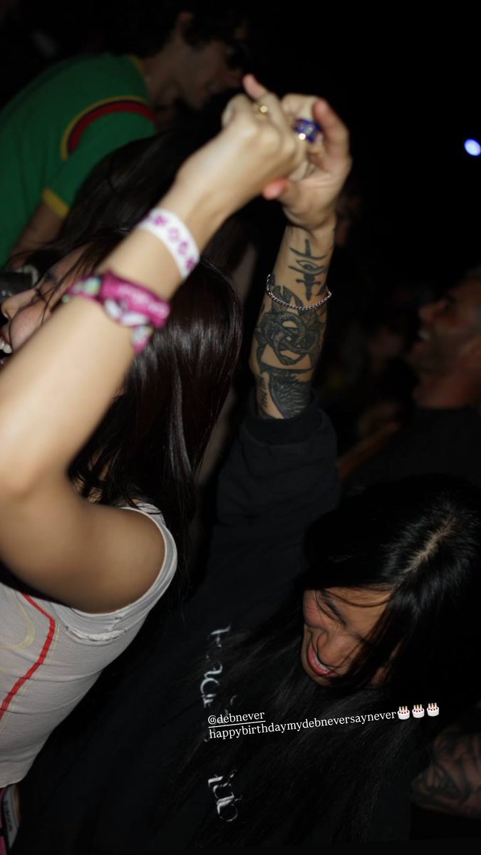 JENNIE NEWS tweet media