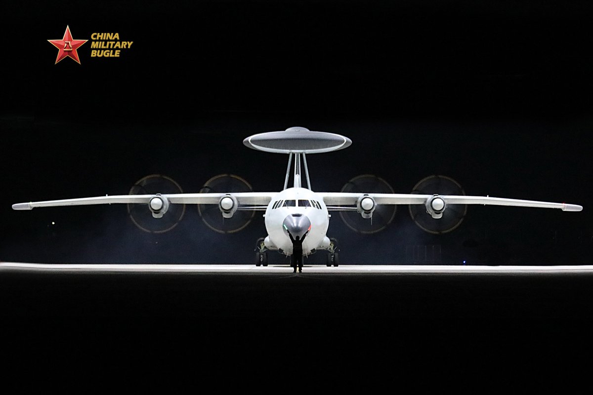 ChinaMilBugle's tweet image. Training Round the Clock: 
Photos show #KJ500 airborne early warning (#AEW) aircraft attached to Chinese PLA Navy participating in reconnaissance training exercise.

#PLA #Navy #Reconnaissance
#Chinamilitary #ChinaMilBugle