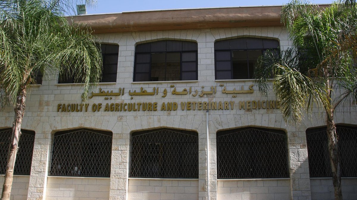 of_nnu's tweet photo. أعزاءنا خريجي دائرة الطب البيطري

في كلية الطب البيطري والهندسة الزراعية – جامعة النجاح الوطنية،
يسرّنا دعوتكم للانضمام إلى نادي خريجي الكلية
https://t.co/t27btYgpgs https://t.co/fsPD9WCorl
