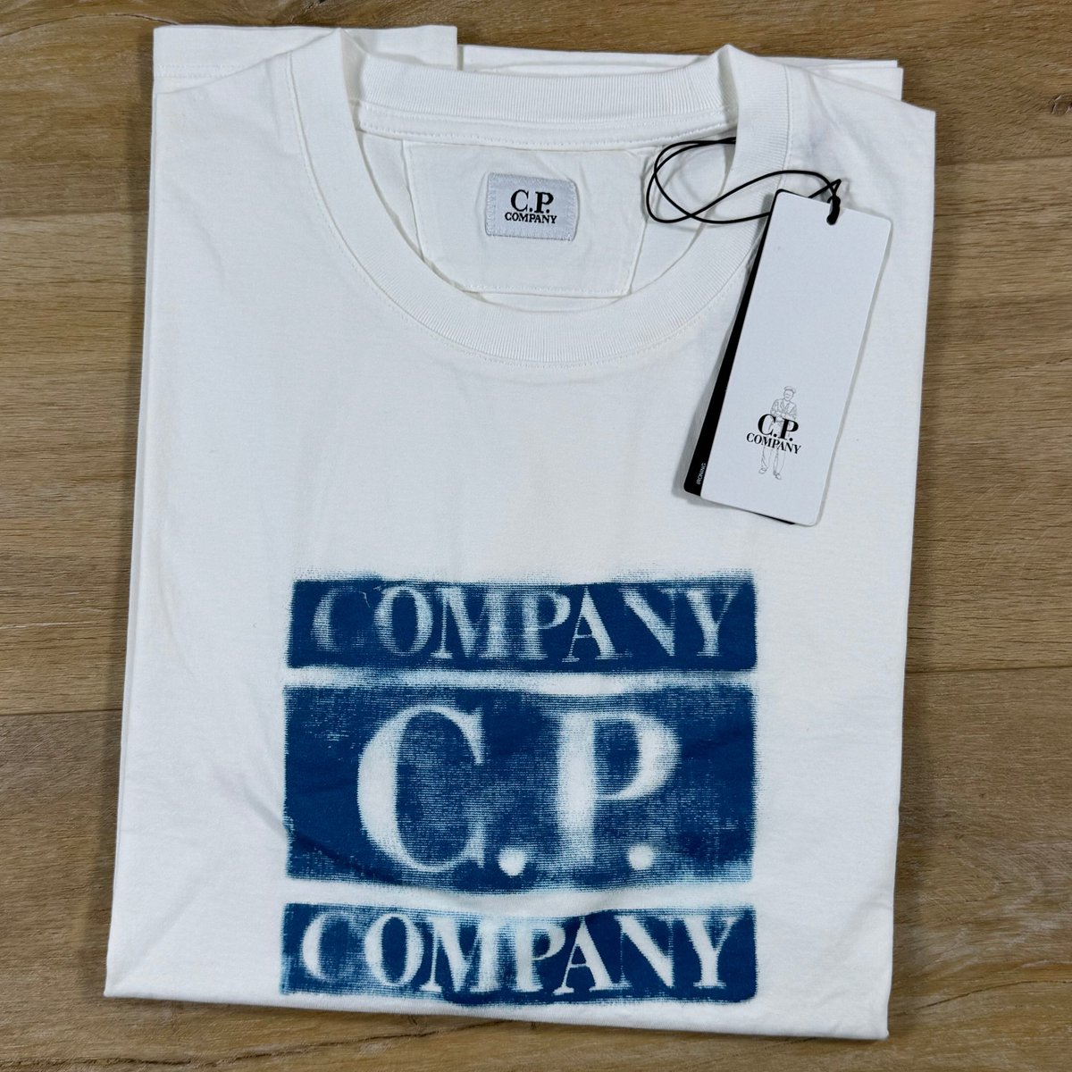 LABELMENSWEAR's tweet image. New season CP Company tees in White!

Buy now 👉🏼 label-menswear.com/products/c-p-c…