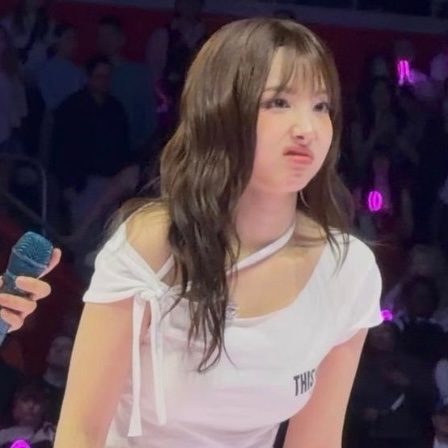 sanquirrel's tweet photo. nayeon aka snowball 

#나연 #ナヨン #thisisfor_concert https://t.co/4KuiYEKk2n