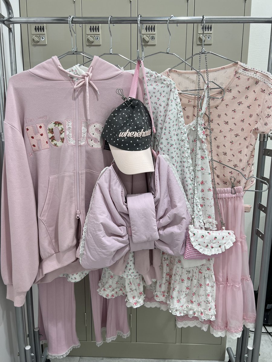 wc__official's tweet image. W♡Cに可愛いアイテムたーくさん
揃ってます🩷🩵🤎

zozo.jp/sp/brand/wc/