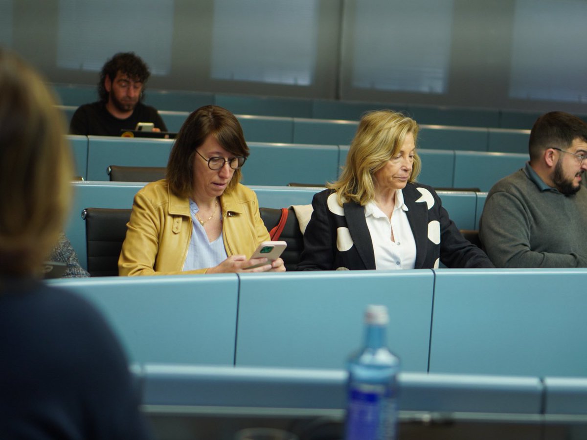 Junts_BCN's tweet photo. ↔️ Comença la setmana de #ComissionsBCN amb Drets Socials, Cultura i Esports i els regidors de Junts per #Barcelona @neusmunte, @joanrportell, @titonlailla i @joanaortega.
Parlarem d’Escoles Bressol, del Poble Gitano i del Club Esportiu de Fabra i Coats. ⤵️ https://t.co/bTXxo5COhM