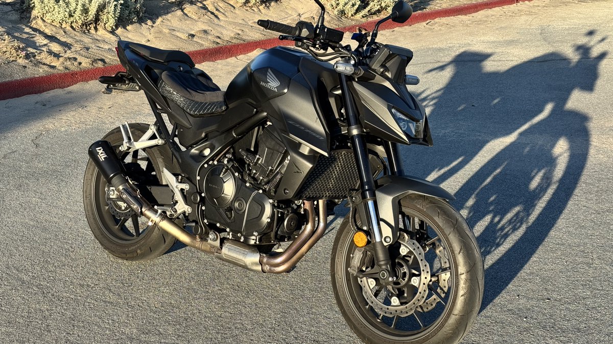 13rieger's tweet image. Golden Hour #HondaCB750Hornet #Corbin