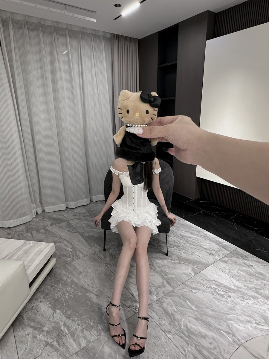 不发擦边就滚 tweet media
