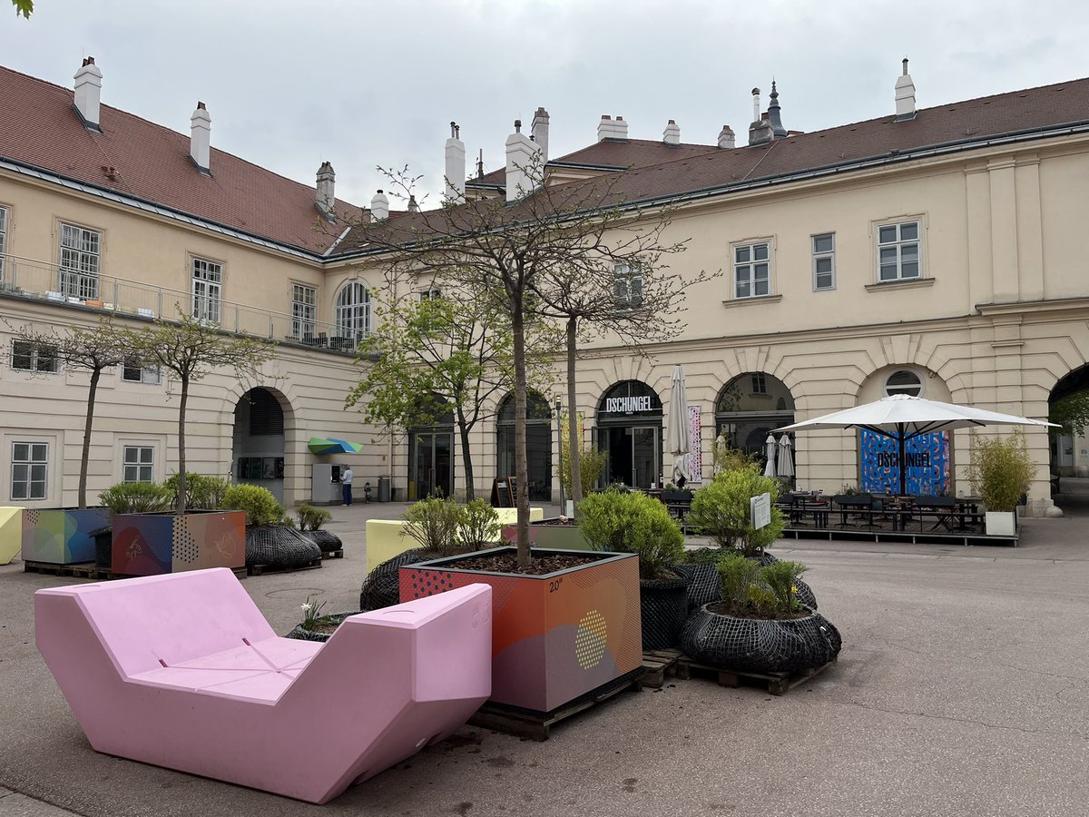 Daniel Landau tweet media