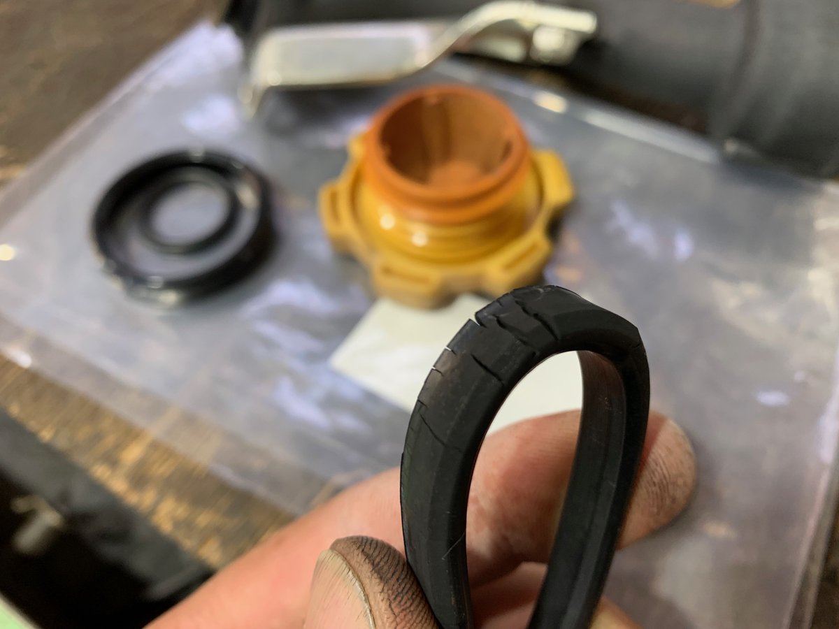 kit_service0429's tweet image. YA5　オイル漏れ修理他 | スバル専門店　KITserviceの日常
 ameblo.jp/kitservice/ent…  

#アメブロ 
#エクシーガ
#YA5
#メンテナンス
#継続車検
#オイル漏れ
#経年劣化
#SUBARU専門店
#KITサービス
#群馬県太田市
#作業は完全予約制