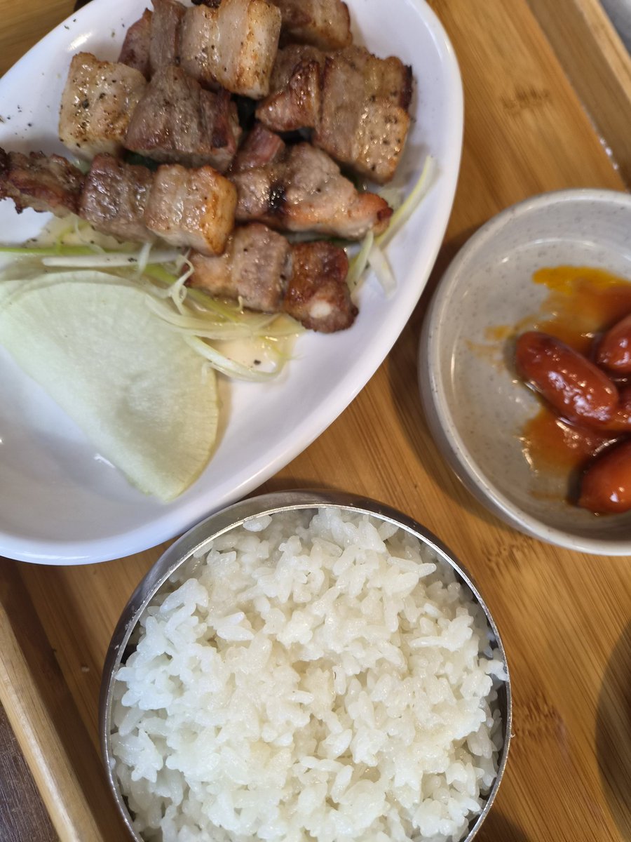 GGwak_gi's tweet image. ✨️서촌 시우식당✨️
다들 '그 해 우리는' 드라마 보셨나요? 
드라마에 나왔던 시우식당을 방문했어요!
메뉴에 양식&amp;amp;한식이 같이 있어 두 가지를 즐길 수 있어요😊
서촌에 방문하실 일이 있으시다면 한 번 방문해 보시는 걸 추천드려요~☝️

#서촌 #서촌시우식당