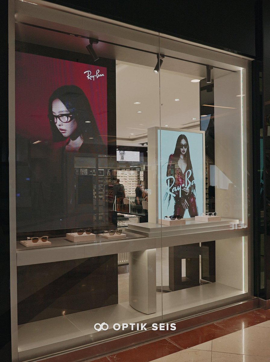 optikseis's tweet photo. Visit the Jennie x Ray-Ban pop-up at Pondok Indah Mall until April 30.
#JENNIE #JENNIExRayBan #JENNIEforRayBan #OptikSeis https://t.co/ii3WAXsxiI