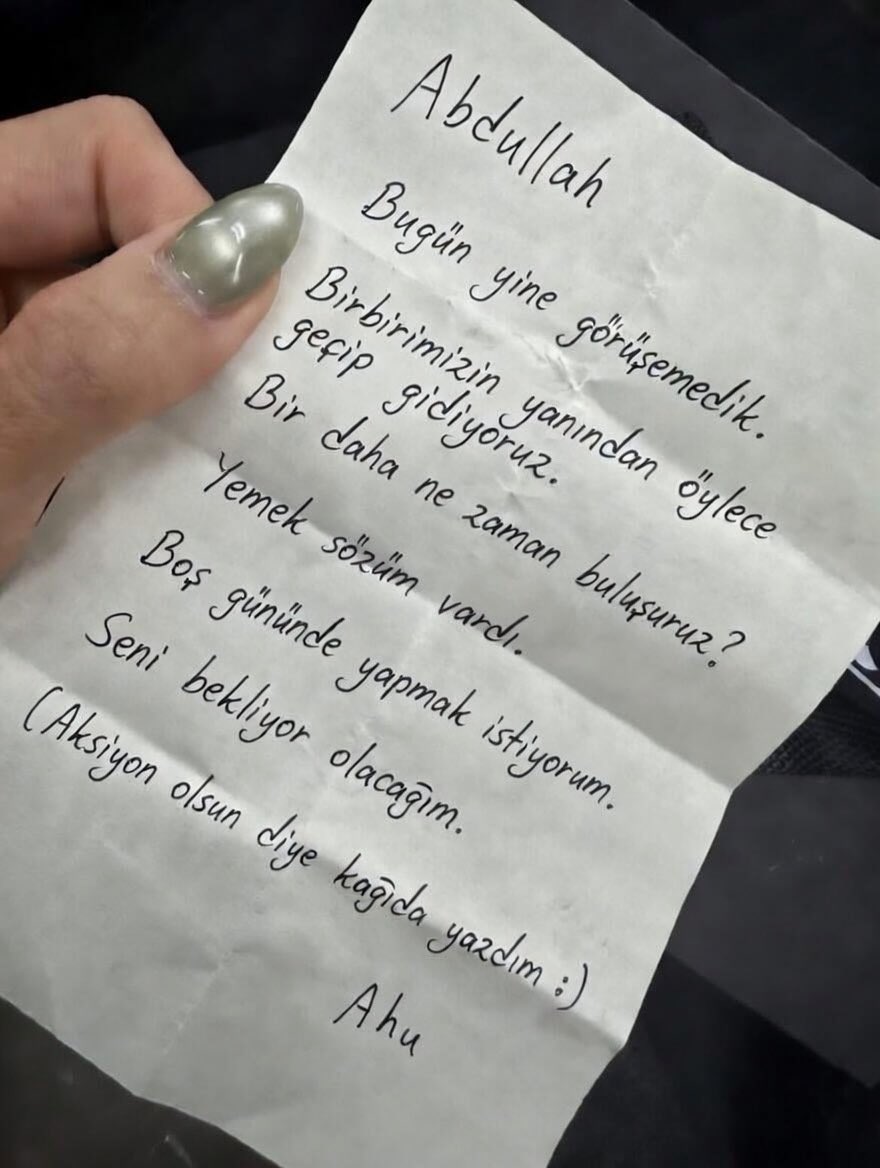 mєdoş🐣 tweet media