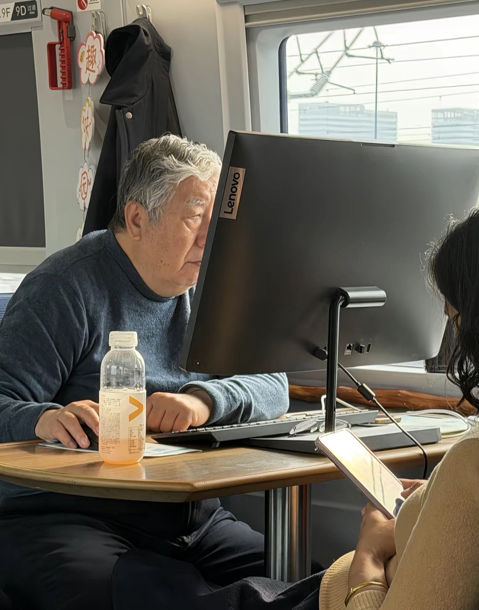 Roland.W tweet media