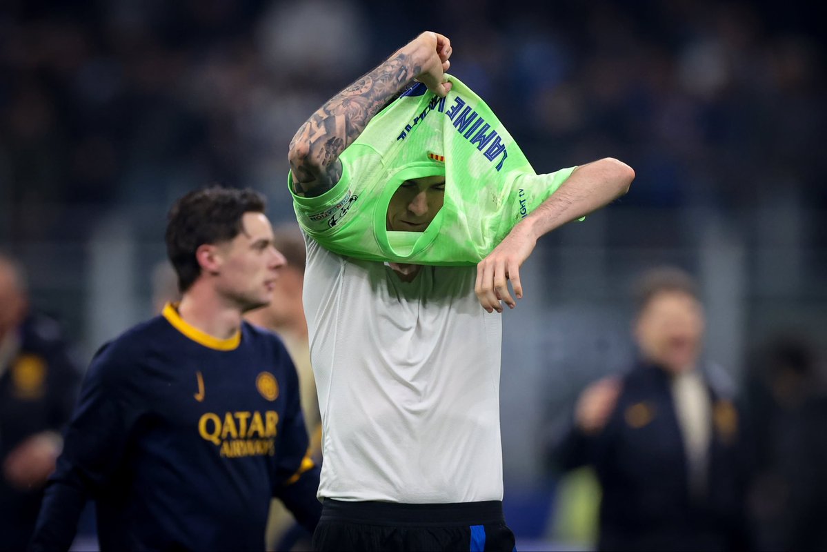 FCB World tweet media