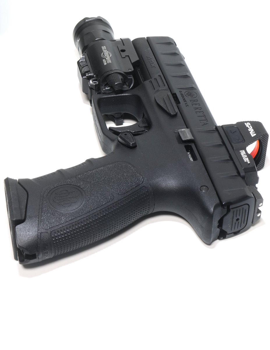 45%offという狂った値段のspina optics　fire24がようやく届いたのでAPXに装着！
ドット、サークル、ドット+サークルと3種類から選べるんだけど、ハンドガンだとドット一択なのよね、自分の場合。同社のscorner proより小振りだけど、視認性に文句無し。
#KSC #SpinaOptics