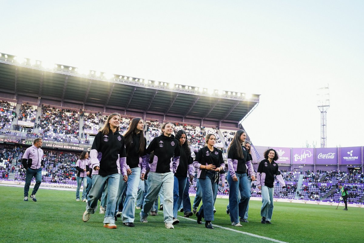 RVfemenino's tweet photo. 💜🫂 Unas fotos que nunca olvidaremos. https://t.co/EGto0Ha9we