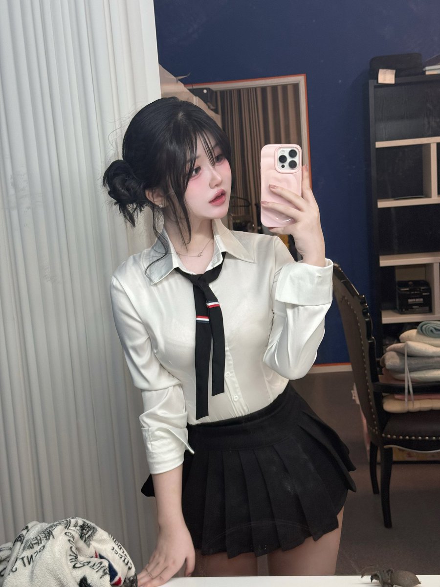라라 tweet media