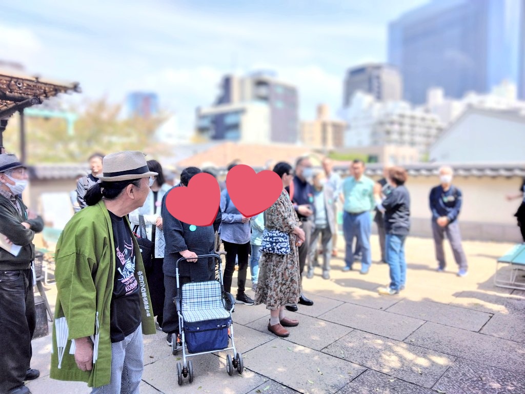 kinkaku_info's tweet photo. ㊗️第50回 泉岳寺講談会
満員御礼🈵🙇‍♀️🙇‍♀️🙌🙌
たくさんのご来場ありがとうございました✨✨✨
快晴の中、開演前のツアーも盛況☀

裏方お手伝いに行ってまいりました📸📹
皆様お疲れ様でした！！
 #日本講談協会 #講談協会 https://t.co/f967iaboCL