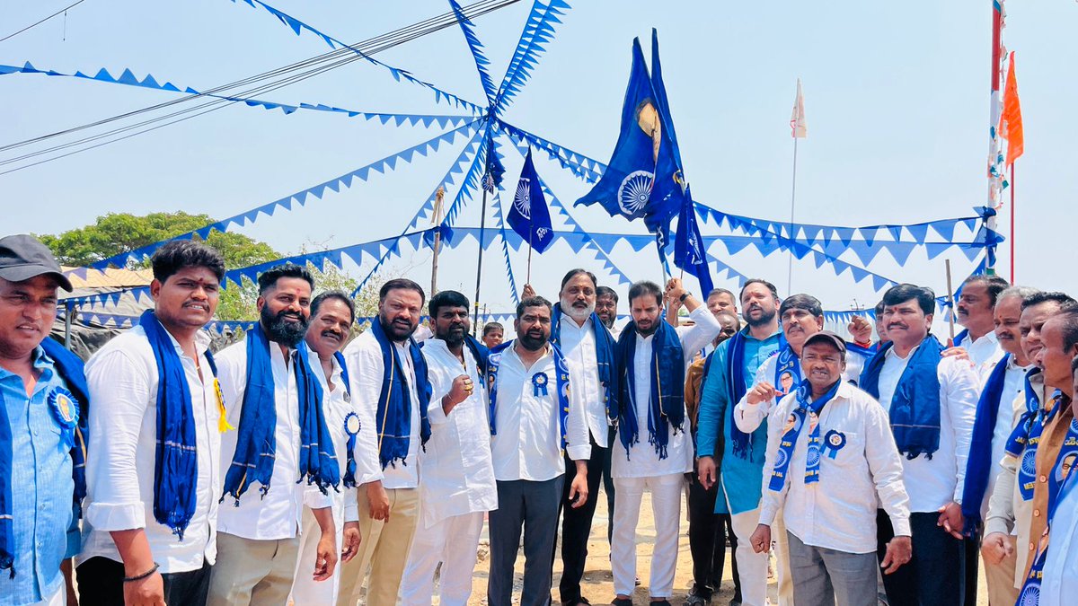 Raviyadav_bjp's tweet photo. భారత రాజ్యాంగ నిర్మాత, భారతరత్న డా. బాబా సాహెబ్ అంబేద్కర్ గారి 135వ జయంతి సందర్భంగా మియాపూర్ డివిజన్ పరిధిలోని MA నగర్ కాలనీలో అంబేద్కర్ జయంతి వేడుకల్లో పాల్గొనడం జరిగింది.

#AmbedkarJayanti #BharatRatna #ConstitutionOfIndia #BJP4IND #IndianHistory  #MANagar #ravikumaryadav https://t.co/rLdRc0QwZF