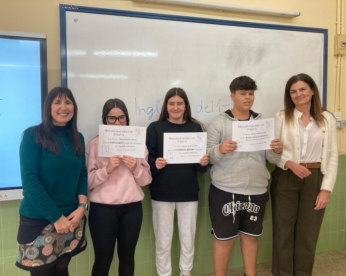 IESFranciscoAya's tweet image. ✨ Menciones honoríficas – 3º ESO ✨

Felicitamos a nuestras chicas y chicos de 3º de la ESO por las menciones honoríficas del segundo trimestre 🏅 Reconocen sus resultados, esfuerzo, superación y compañerismo diario 🤝

¡Enhorabuena! 👏

#IESFranciscoAyala #Menciones #ESO
