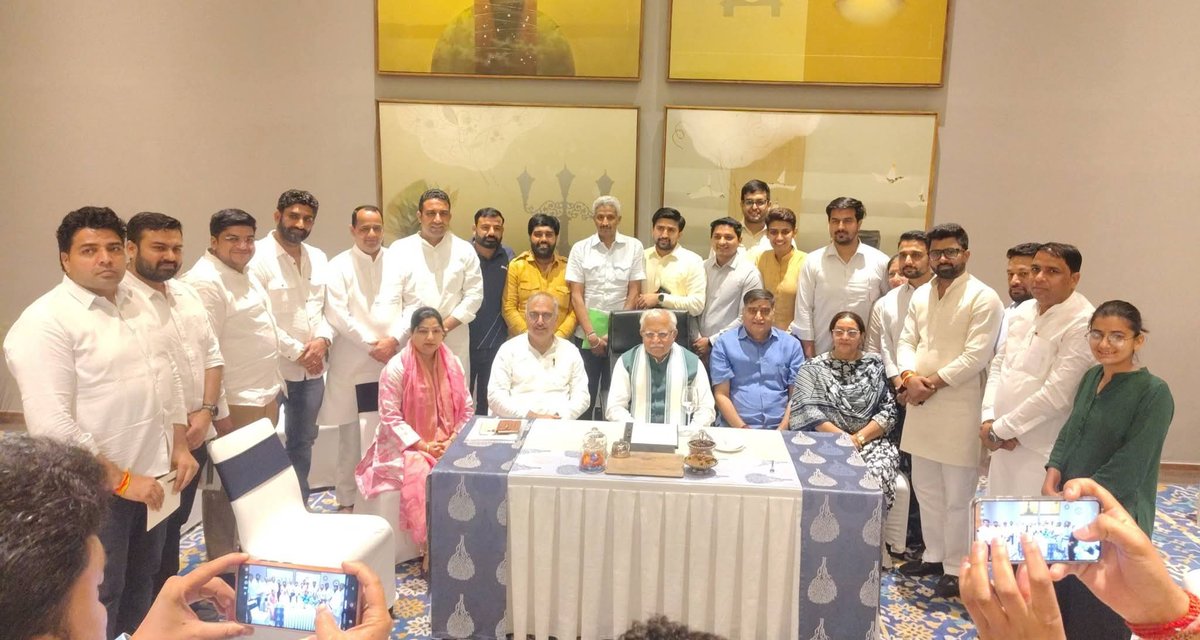 मा. केंद्रीय मंत्री श्री Manohar Lal जी  का मार्गदर्शन प्राप्त हुआ। विशेष रूप से उपस्थित रहे राज्यसभा सांसद विभाग प्रवासी प्रभारी श्री संजय भाटिया जी और अलीगढ़ से सांसद श्री सतीश गौतम l