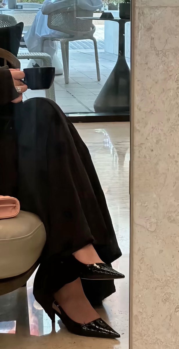 ••

لم يكن تعافياً 
كان إعتياداً لا خيار فيه ..!✨✨