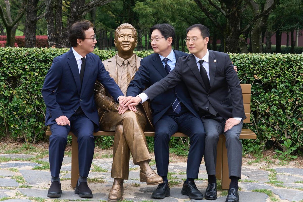 김경수 tweet media