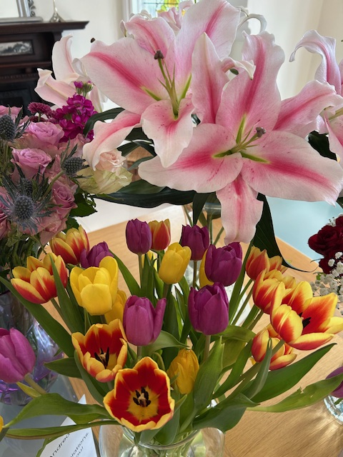 Lily Watson Author tweet media