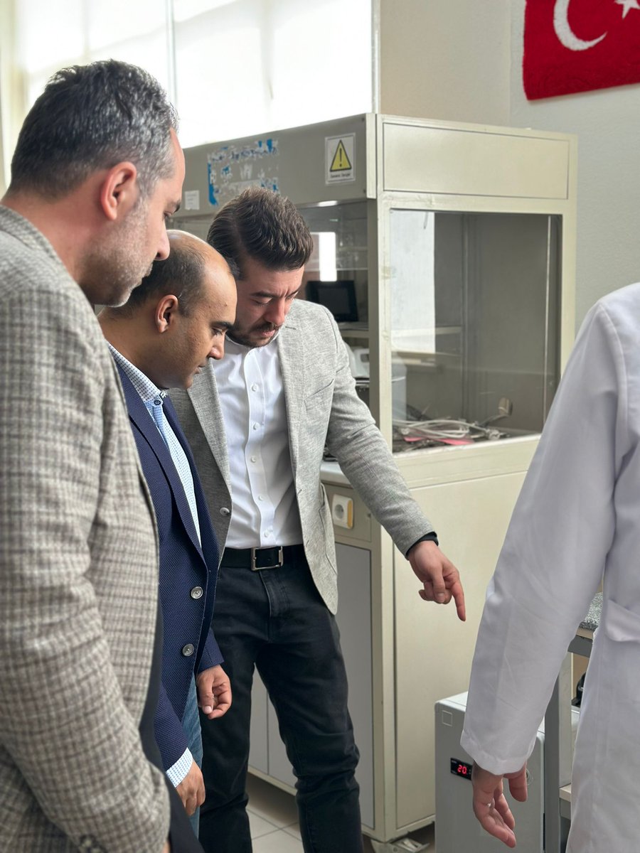 TeamDrV's tweet photo. We were delighted to host Prof. Muhammed İmran Asghar, Head of the Renewable Energy Technologies Group at Tampere University, Finland.

During the visit, potential collaboration opportunities in hydrogen technologies were explored. 💯

#hydrogen https://t.co/yplewDKRqE