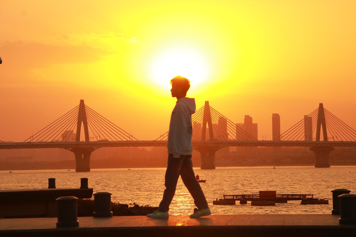 galemonroe24 tweet media