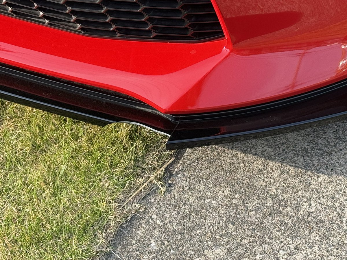 コロ助 tweet media