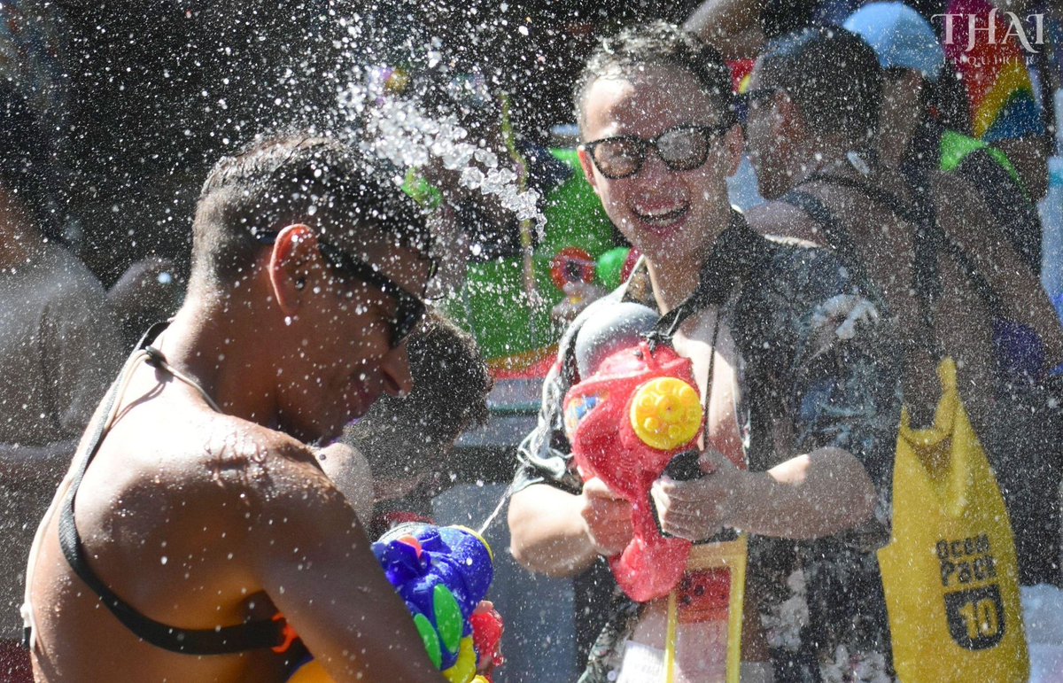 ThaiEnquirer's tweet image. The splashes of Songkran

#Thailand #Bangkok #Silom #Songkran #Songkran2026 #สงกรานต์ #สงกรานต์2569