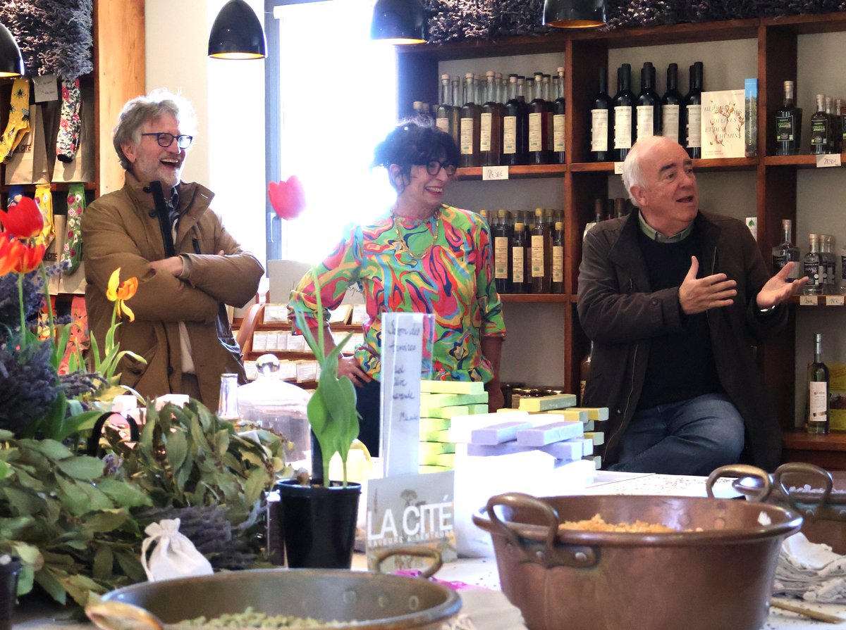 HPInfo's tweet photo. #Forcalquier. La Cité des saveurs et senteurs, un « manifeste du vivant ». @VForcalquier @GehantDavid https://t.co/mF0zryk1R0 https://t.co/pWG0ekc3j2