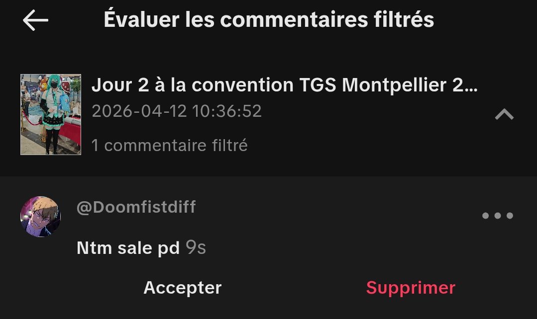 Valou ❄ tweet media