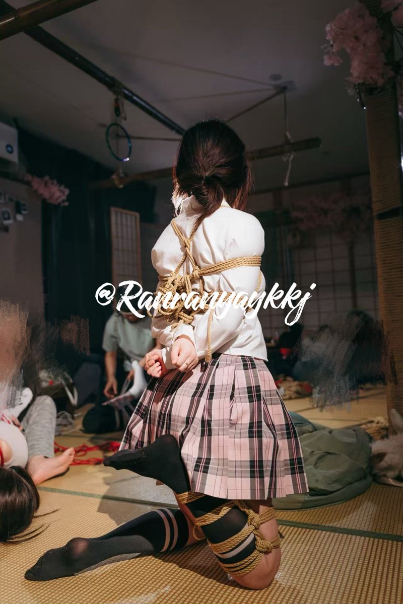 Ranranyaykkj's tweet photo. 🦋:冉冉
​🪢:维尼先生
​📷:维尼先生 https://t.co/UByDQf30ED